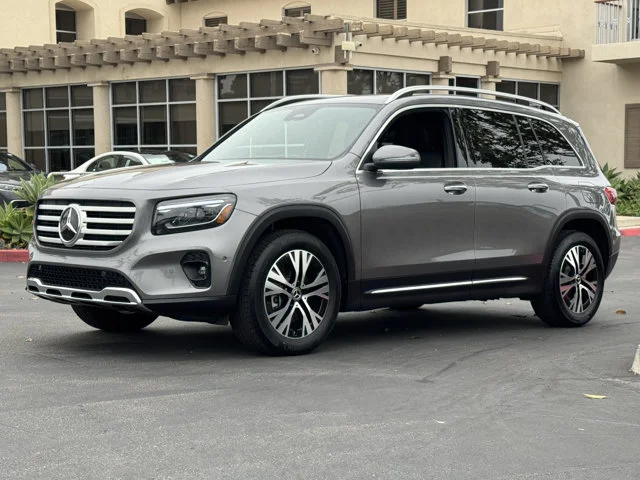 Used 2026 Mountain Grey Metallic Mercedes-Benz GLB 250 image 4