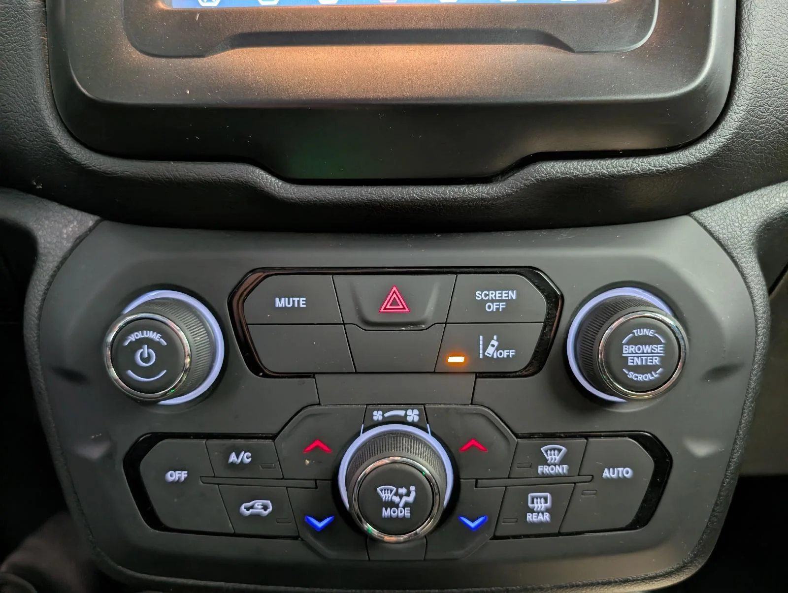 Used 2021 Bl Jeep Latitude image 27