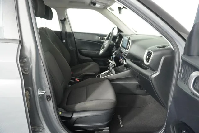 Used 2022 Gray Hyundai SE image 37
