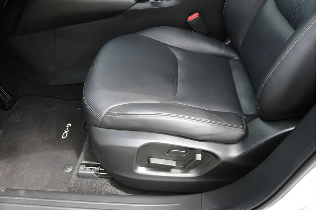 Used 2023 White Mazda Touring image 13