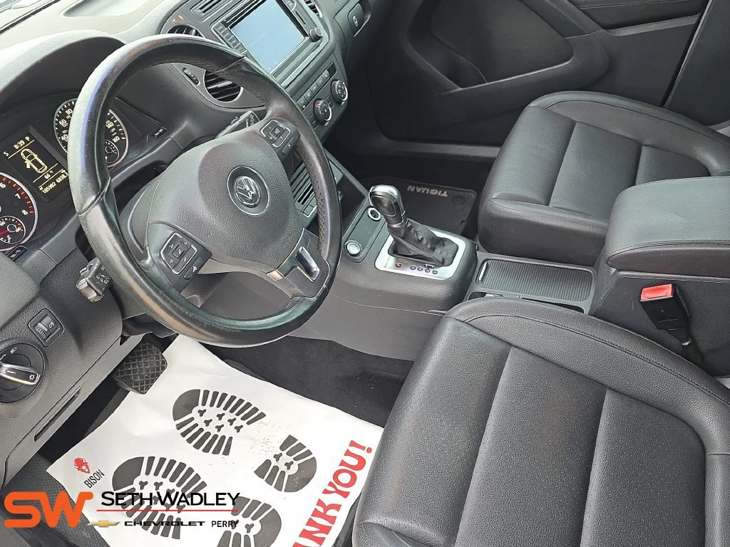 Used 2016 White Volkswagen SE image 15