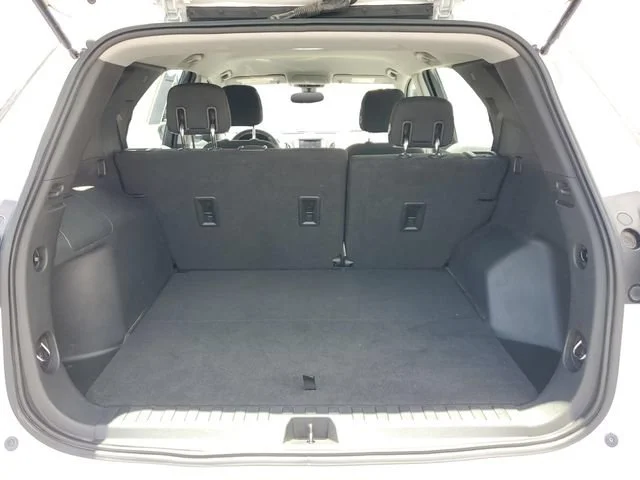 Used 2020 SUMMIT WHITE Chevrolet LS image 28