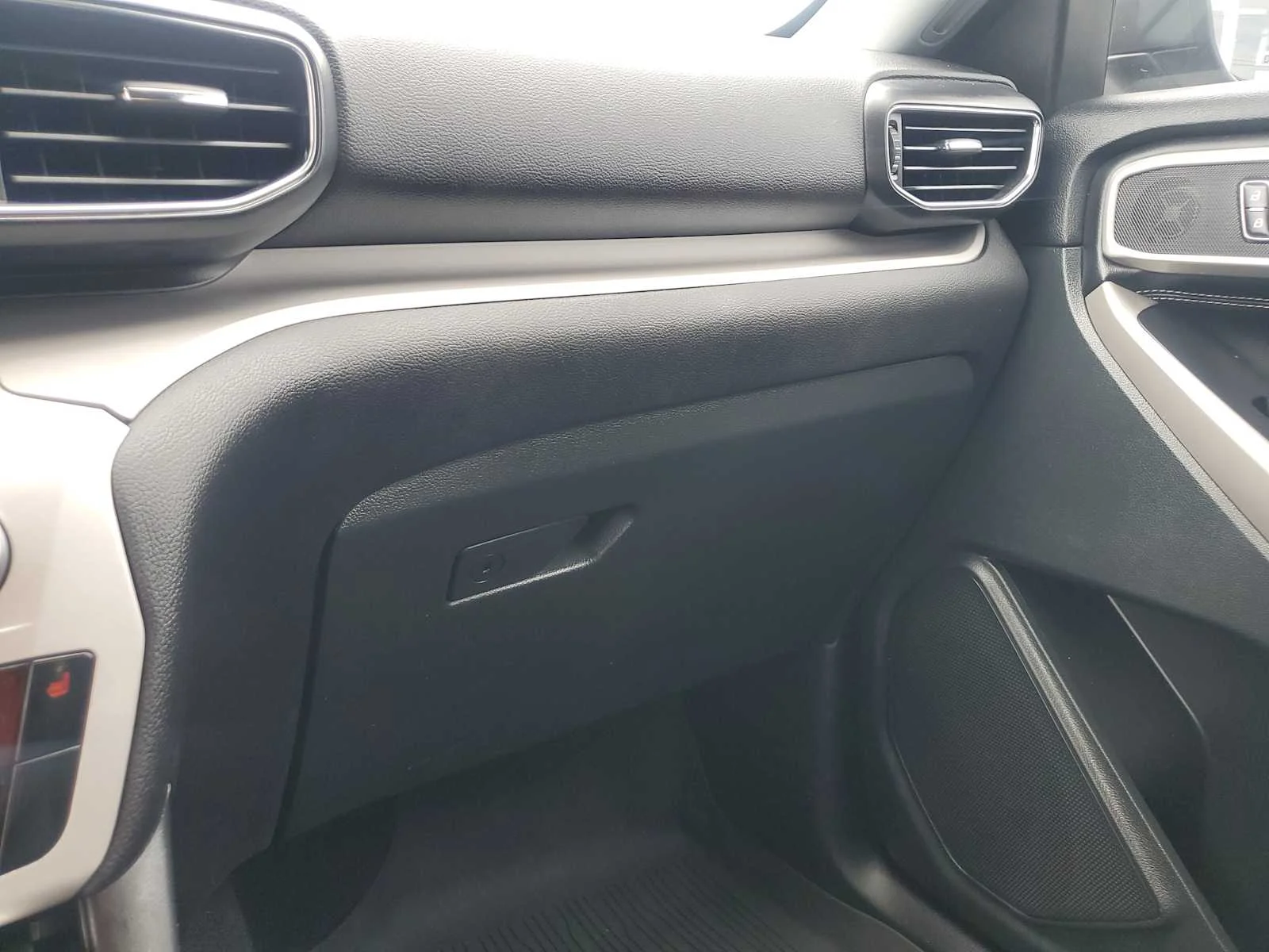 Used 2023 Carbonized Gray Metallic Ford XLT image 25