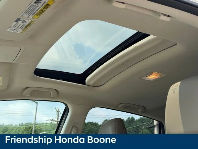 Used 2014 White Honda EX-L image 30