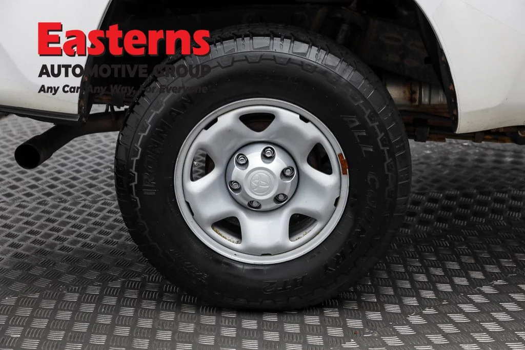 Used 2019 White Toyota SR image 28