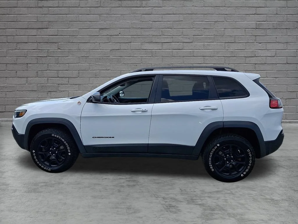 Used 2020 Bright White Clearcoat Jeep Trailhawk image 7