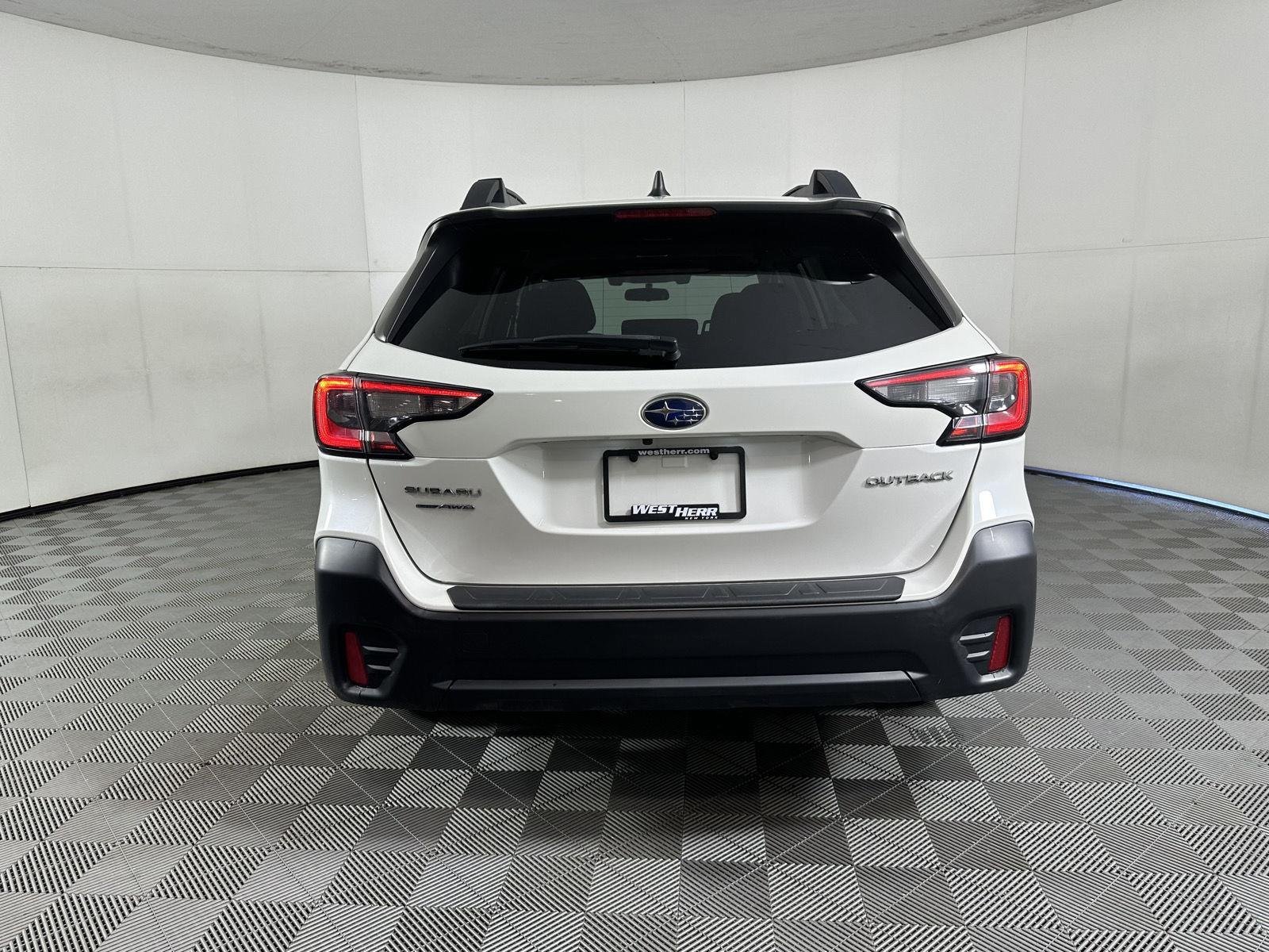 Used 2021  Subaru  image 15