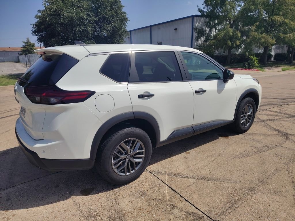 Used 2024 White Nissan S image 11