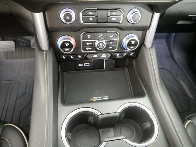 Used 2022 White Frost Tricoat GMC SLT w/ Luxury Pkg & Premium Pkg image 29