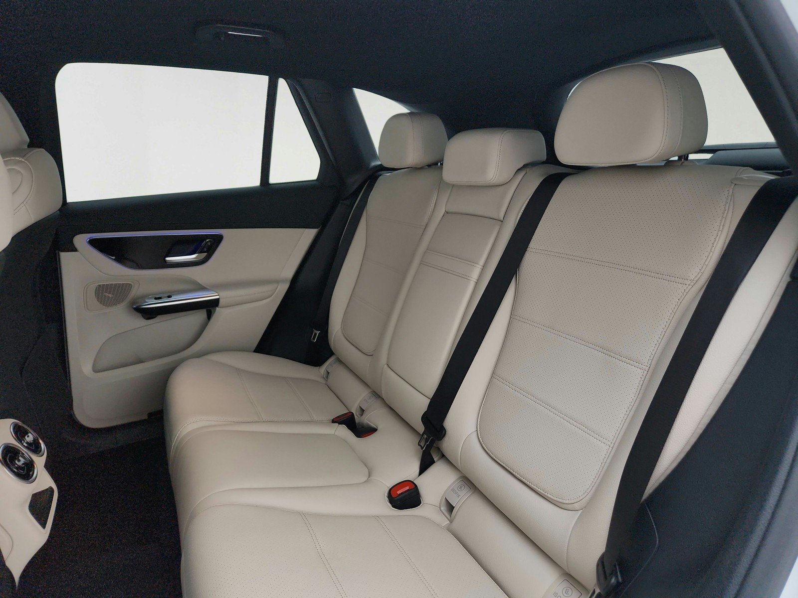 Certified Used 2025 Polar White Mercedes-Benz GLC 300 image 26