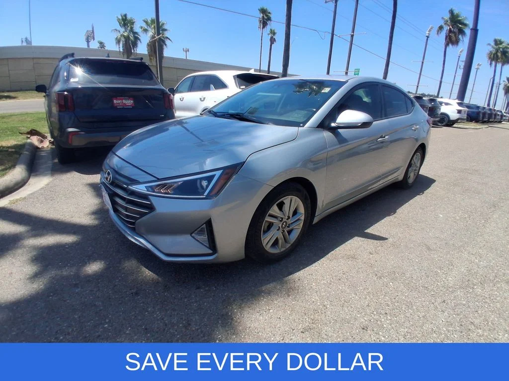Used 2020 Silver Hyundai Value Edition image 3