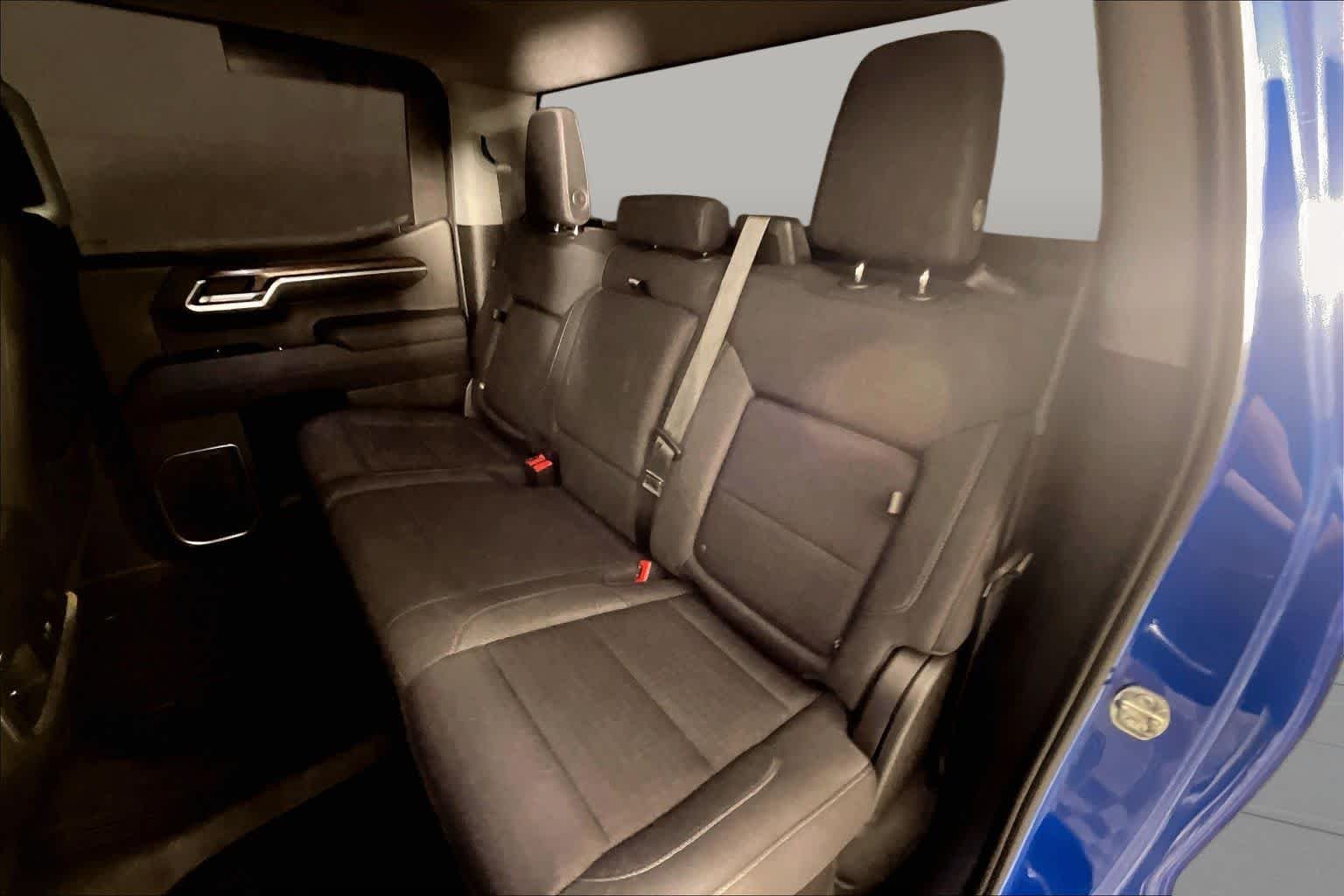 Used 2022 Dynamic Blue Metallic GMC Elevation image 19