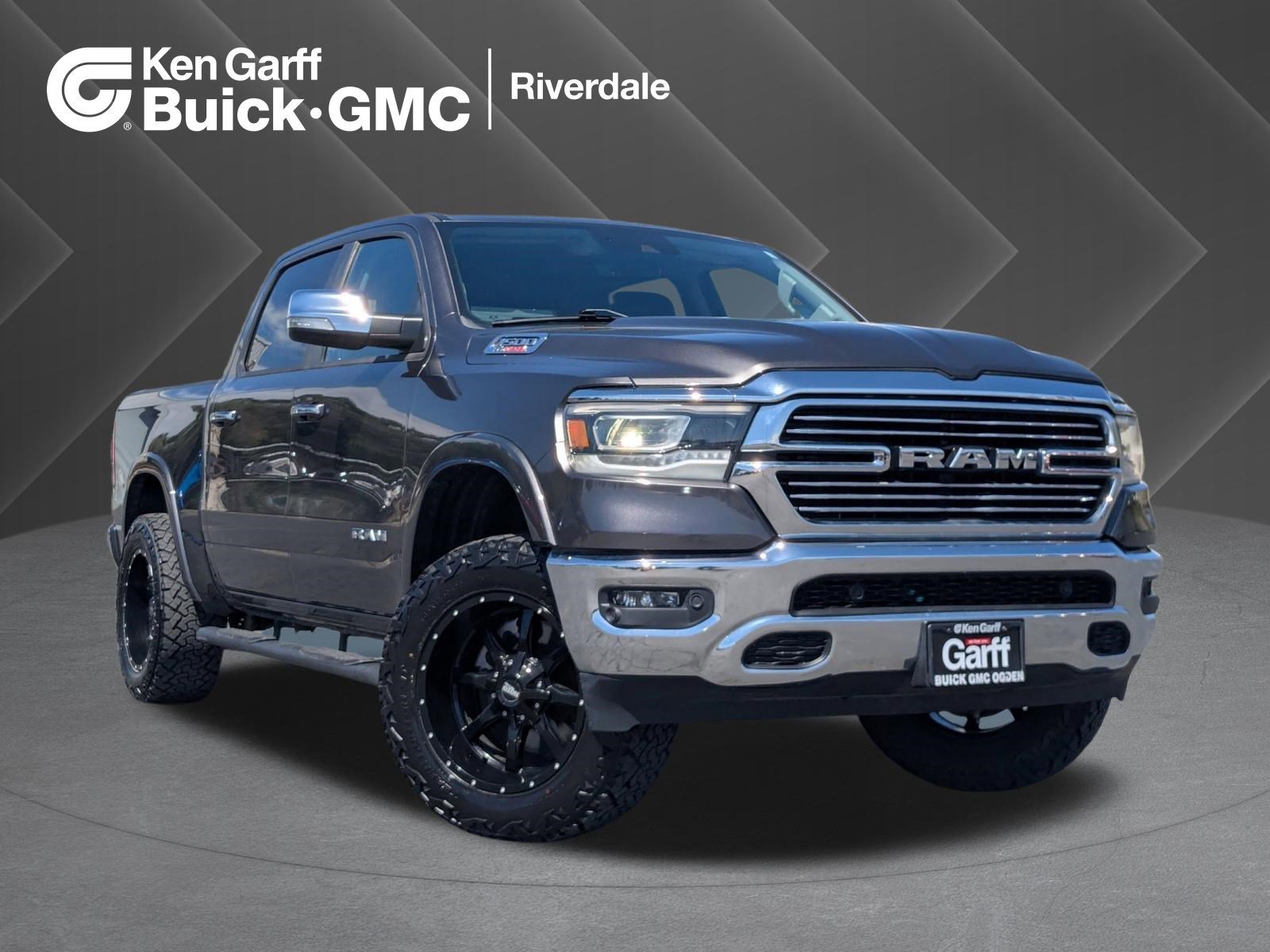 2022 RAM 1500 Laramie 4x4 Crew Cab 5'7's photo