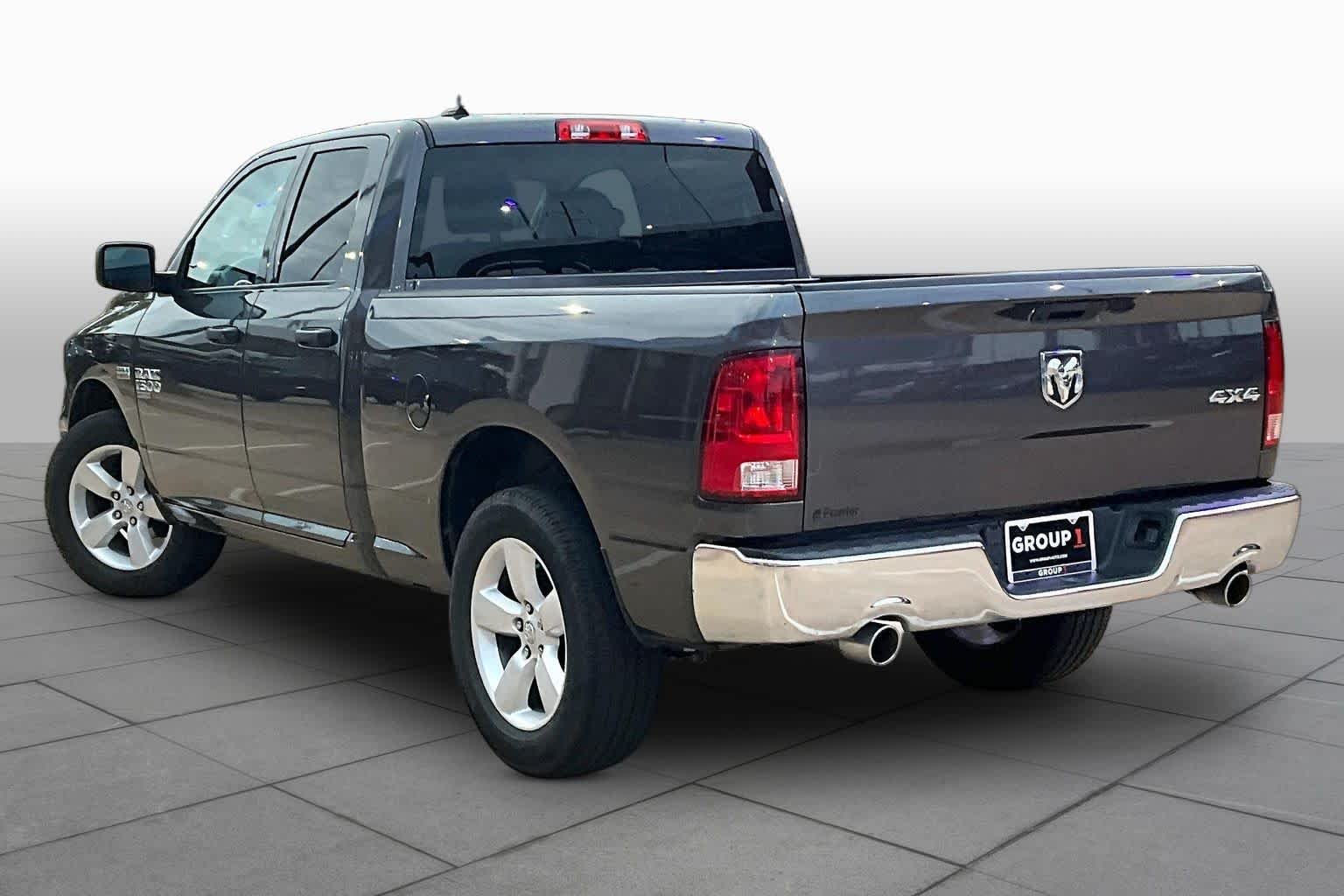 Used 2024 Granite Crystal Metallic Clearcoat Ram Tradesman image 11