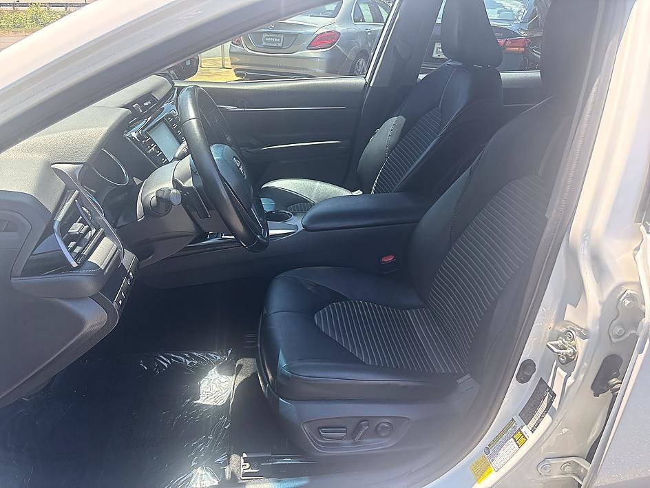 Used 2020 Super White Toyota SE image 13
