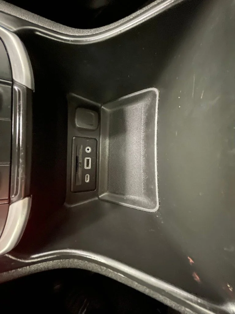 Used 2022 White GMC SLT image 23