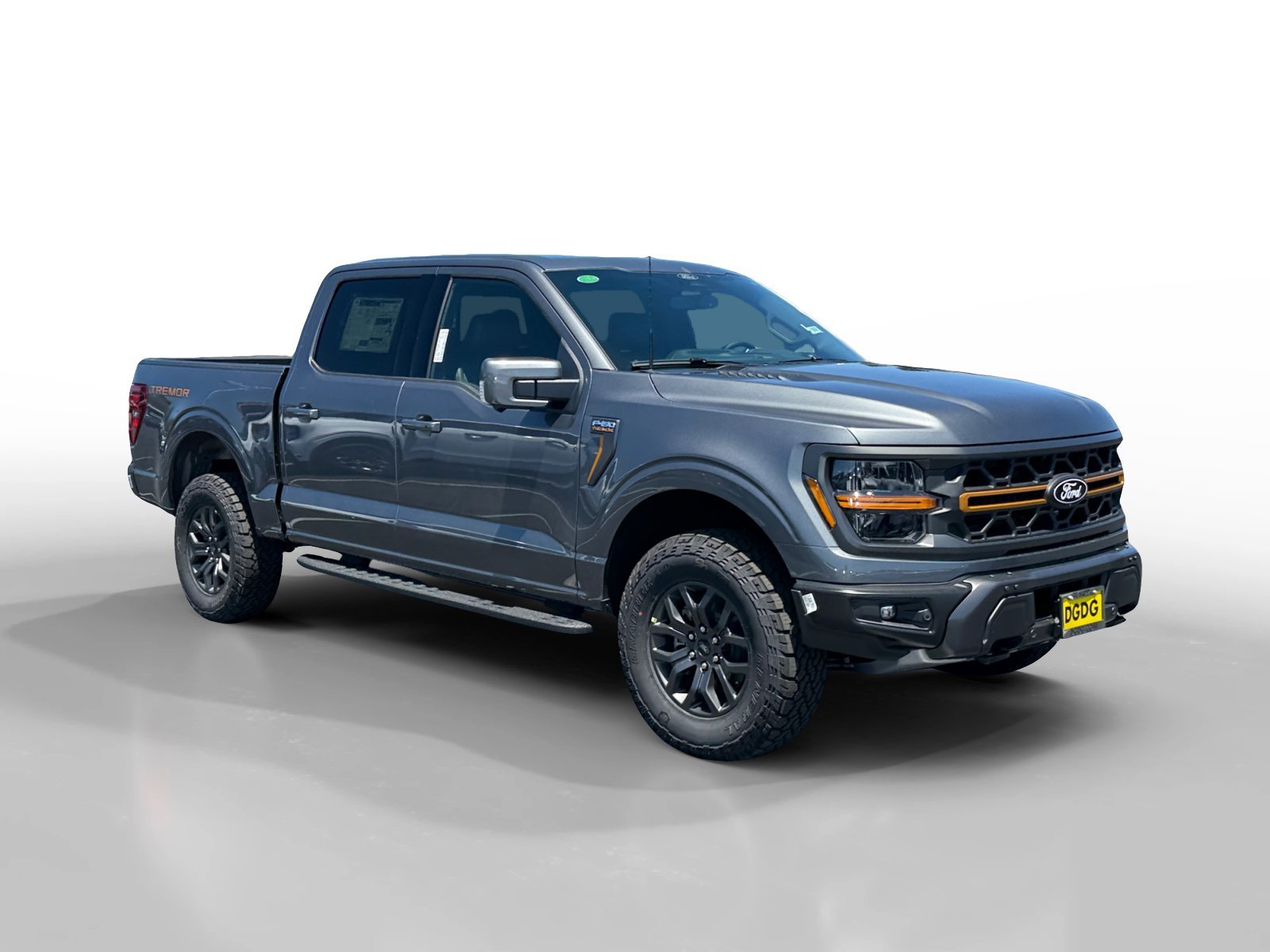 New 2026 Carbonized Gray Metallic Ford Tremor image 7