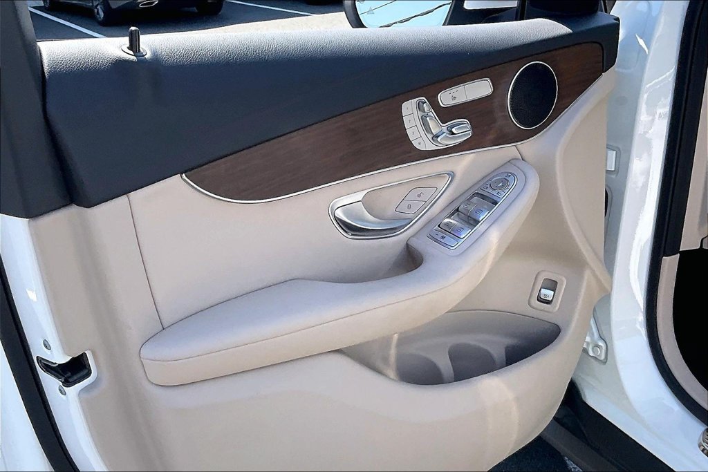 2022 Mercedes-Benz GLC GLC300 - Photo 15