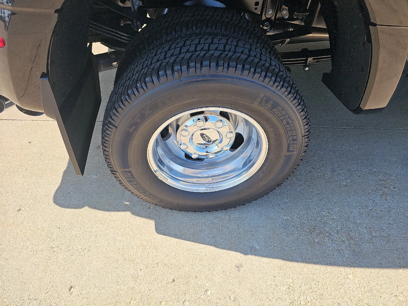 New 2026 Agate Black Metallic Ford F-350® Lariat® image 16