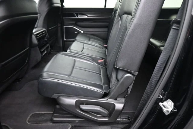 Used 2024 Black Jeep Series II image 27