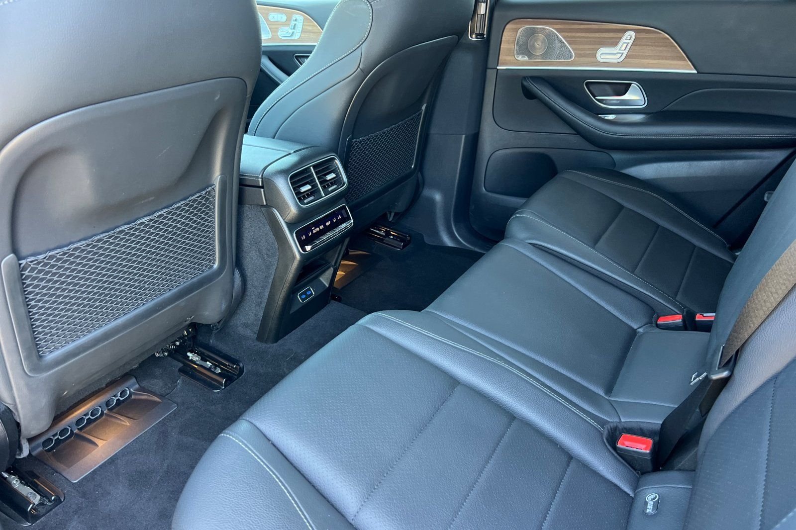 Used 2025 Selenite Grey Metallic Mercedes-Benz 450 image 4