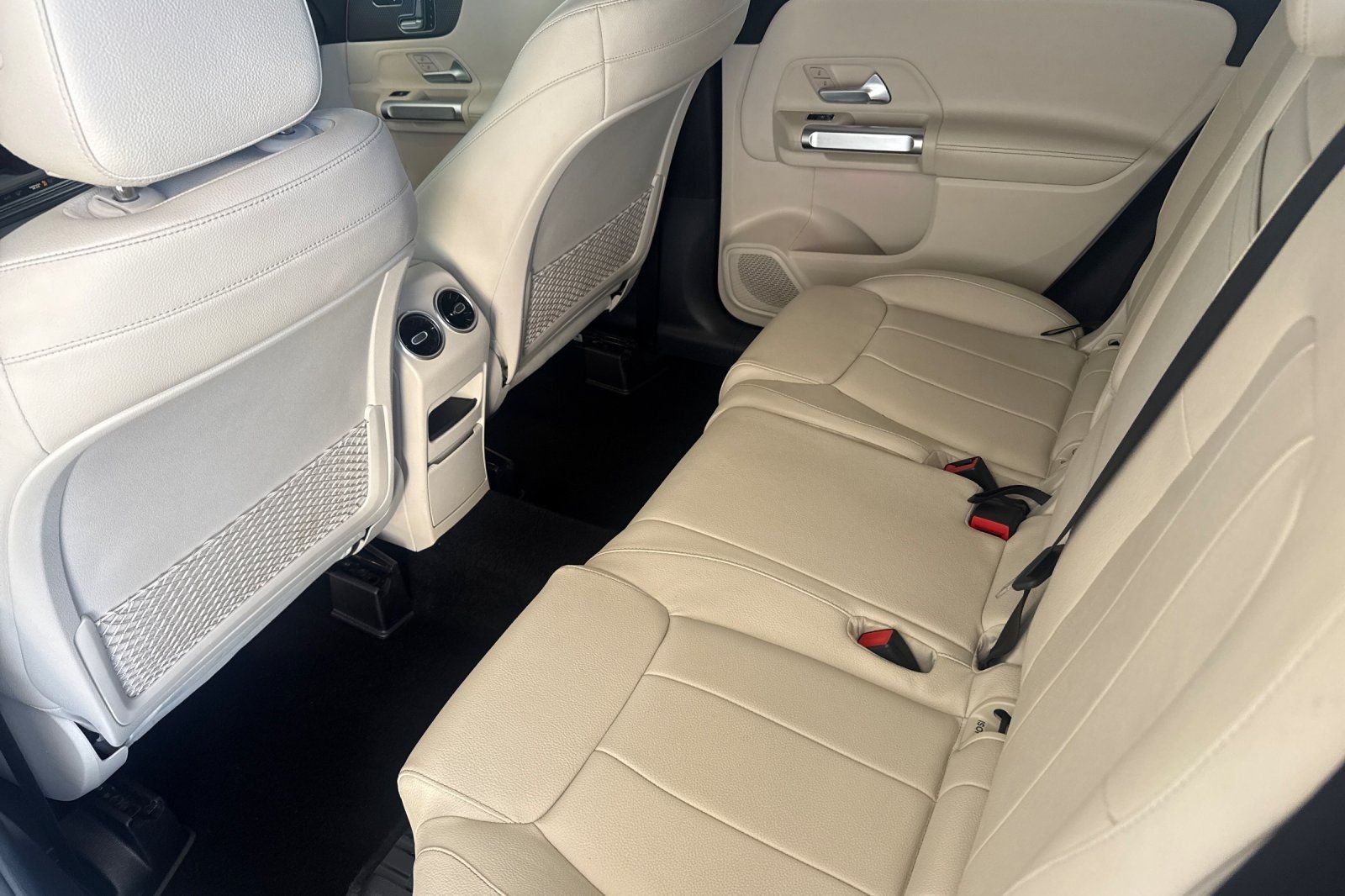Used 2021  Mercedes-Benz 250 image 4