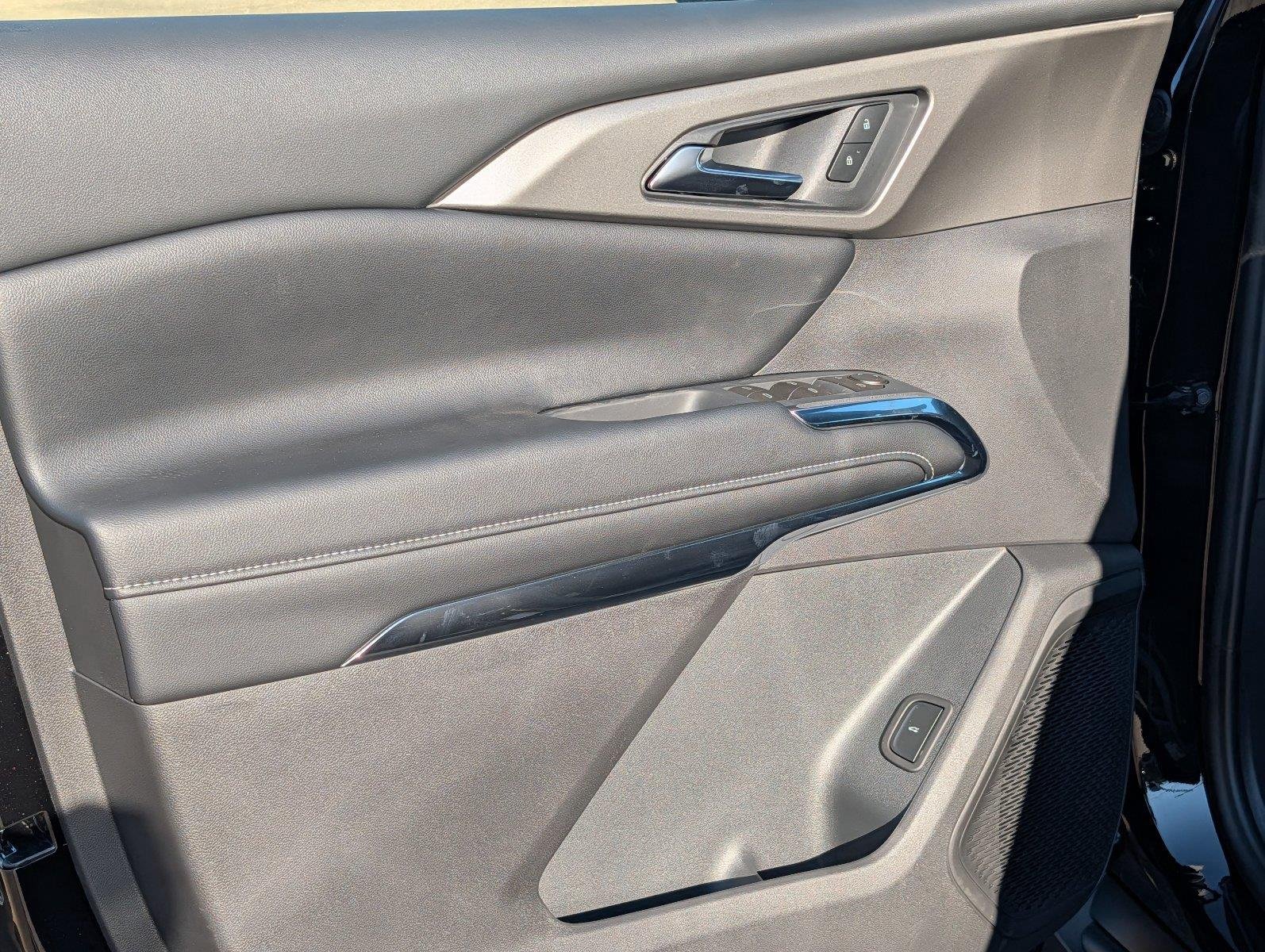 2027 Chevrolet Traverse LT - Photo 14