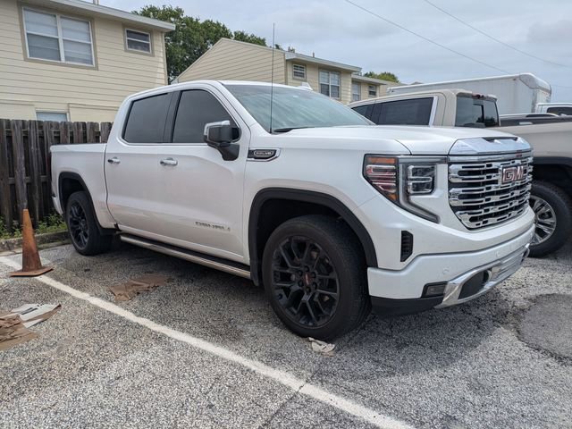2023 GMC Sierra 4WD Crew Cab Short Box Denali's photo