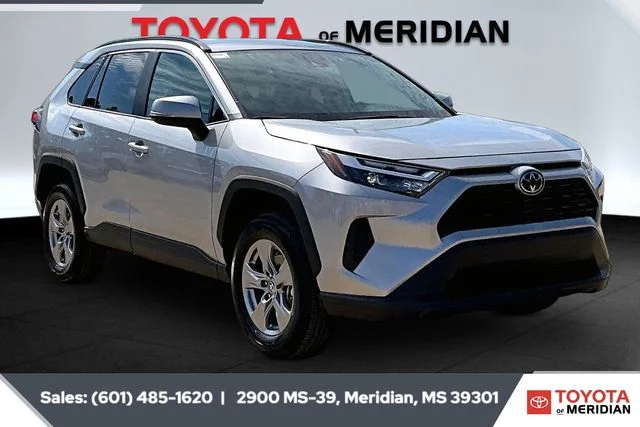 2025 Toyota RAV4 XLE AWD's photo
