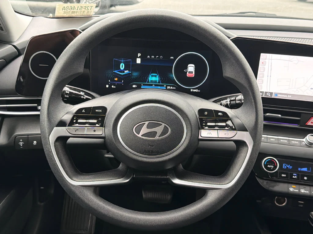 Used 2024 White Hyundai SEL image 23
