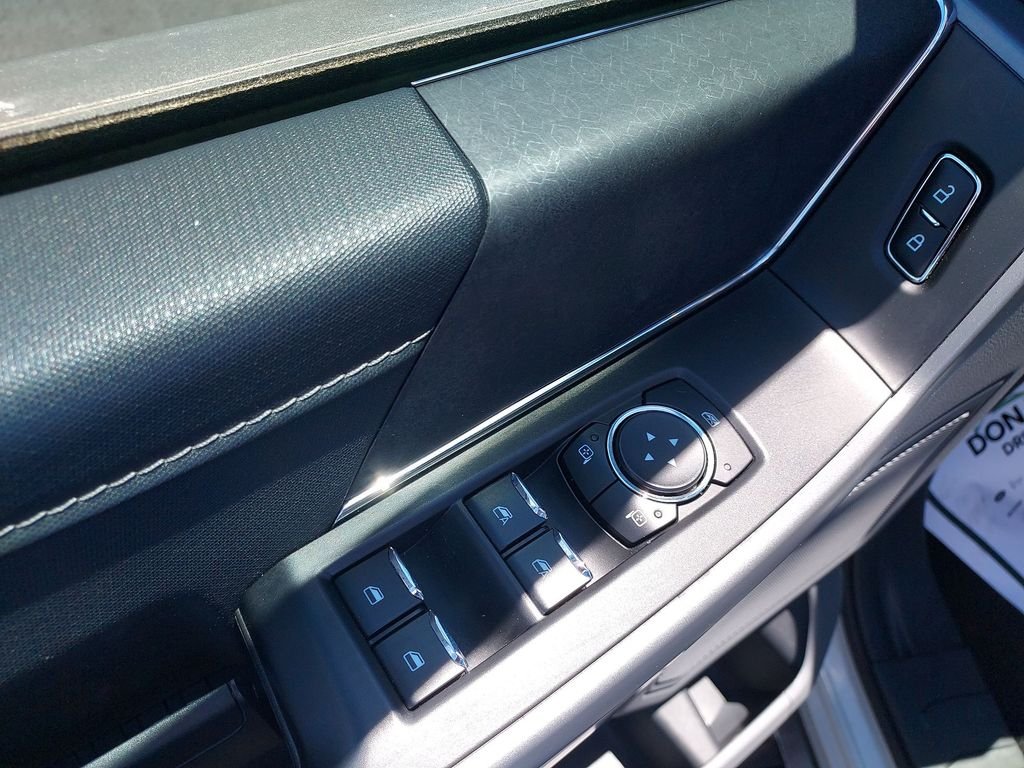 Used 2025 White Ford XLT image 19