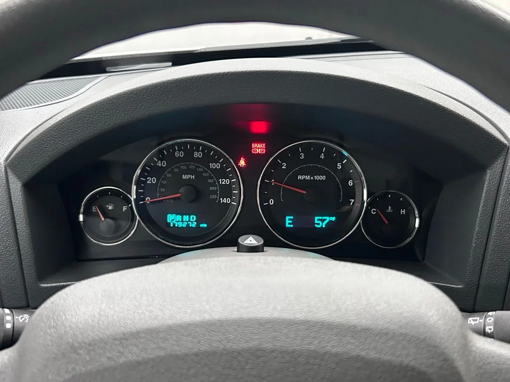 Used 2007 Silver Jeep Laredo image 19