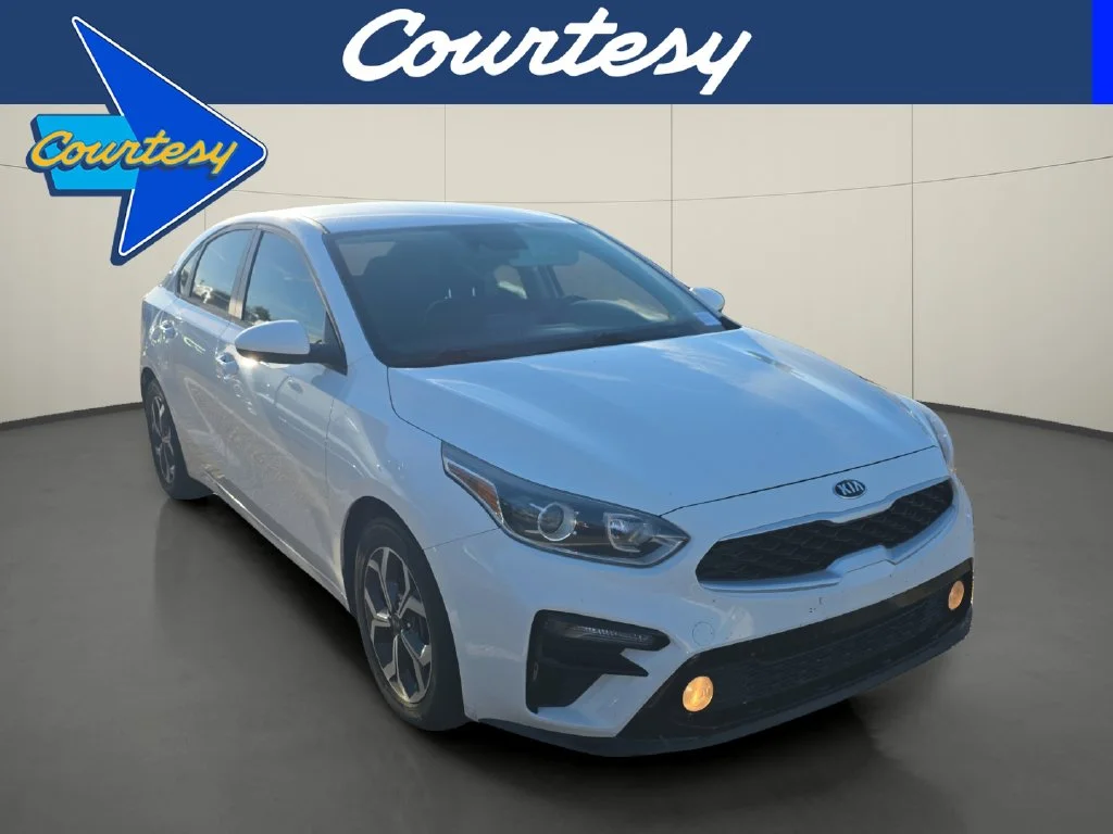 Used 2021 White Kia LXS image 1