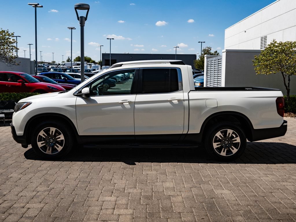 Used 2017 White Diamond Pearl Honda RTL image 5