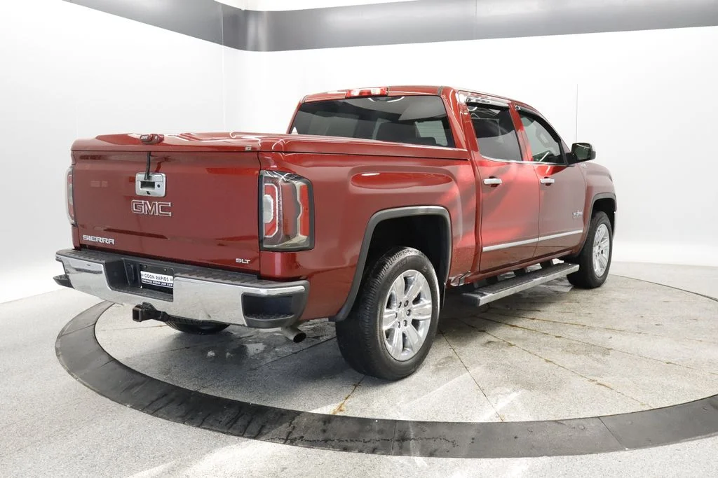 Used 2018 Red GMC SLT image 5