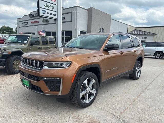 New 2026 Copper Shino Metallic Clear-Coat Exterior Paint Jeep Limited image 2