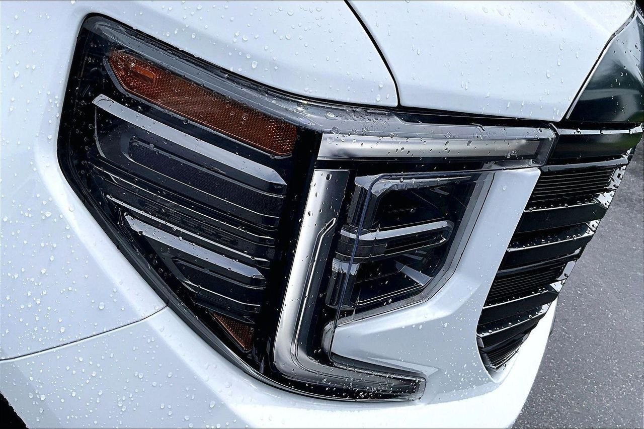 Used 2023 Summit White GMC AT4 image 33