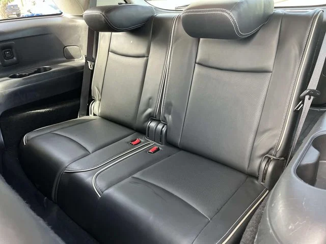 Used 2017 White INFINITI Base image 24
