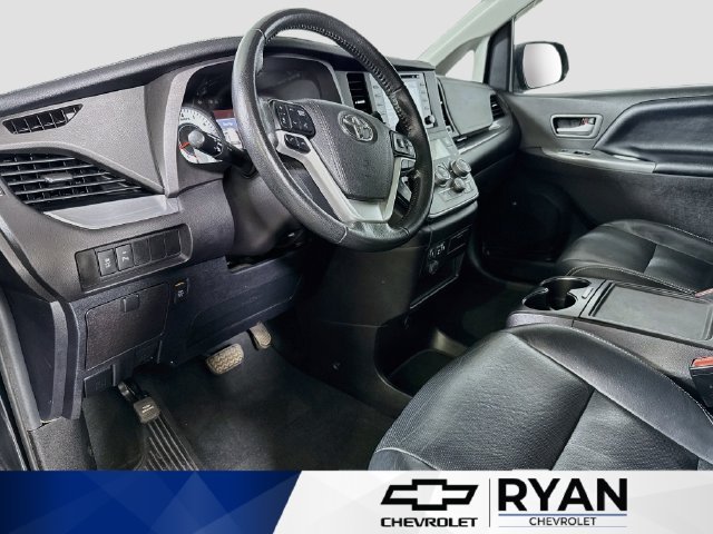 Used 2019 Black Toyota SE image 9