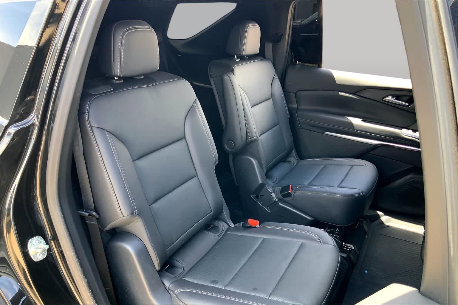 Used 2025 Mosaic Black Metallic Chevrolet FWD LT image 20