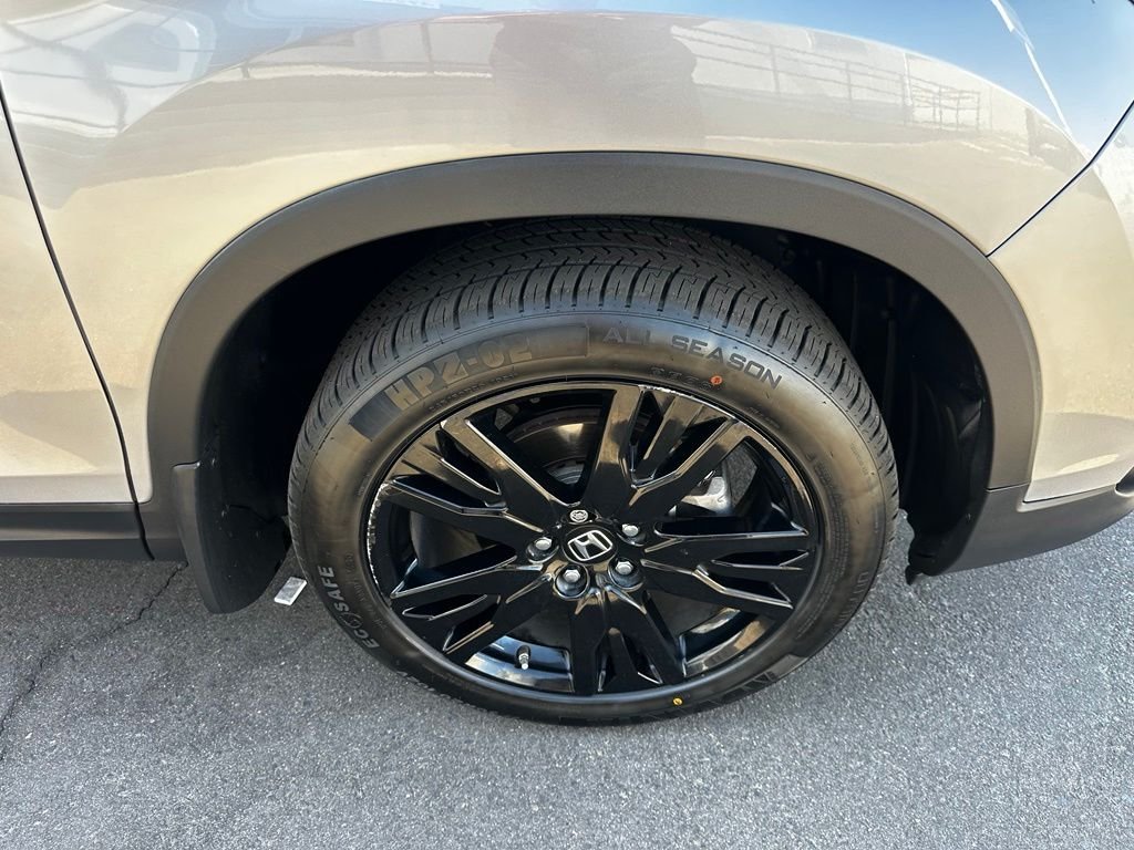 Used 2019  Honda Sport image 13