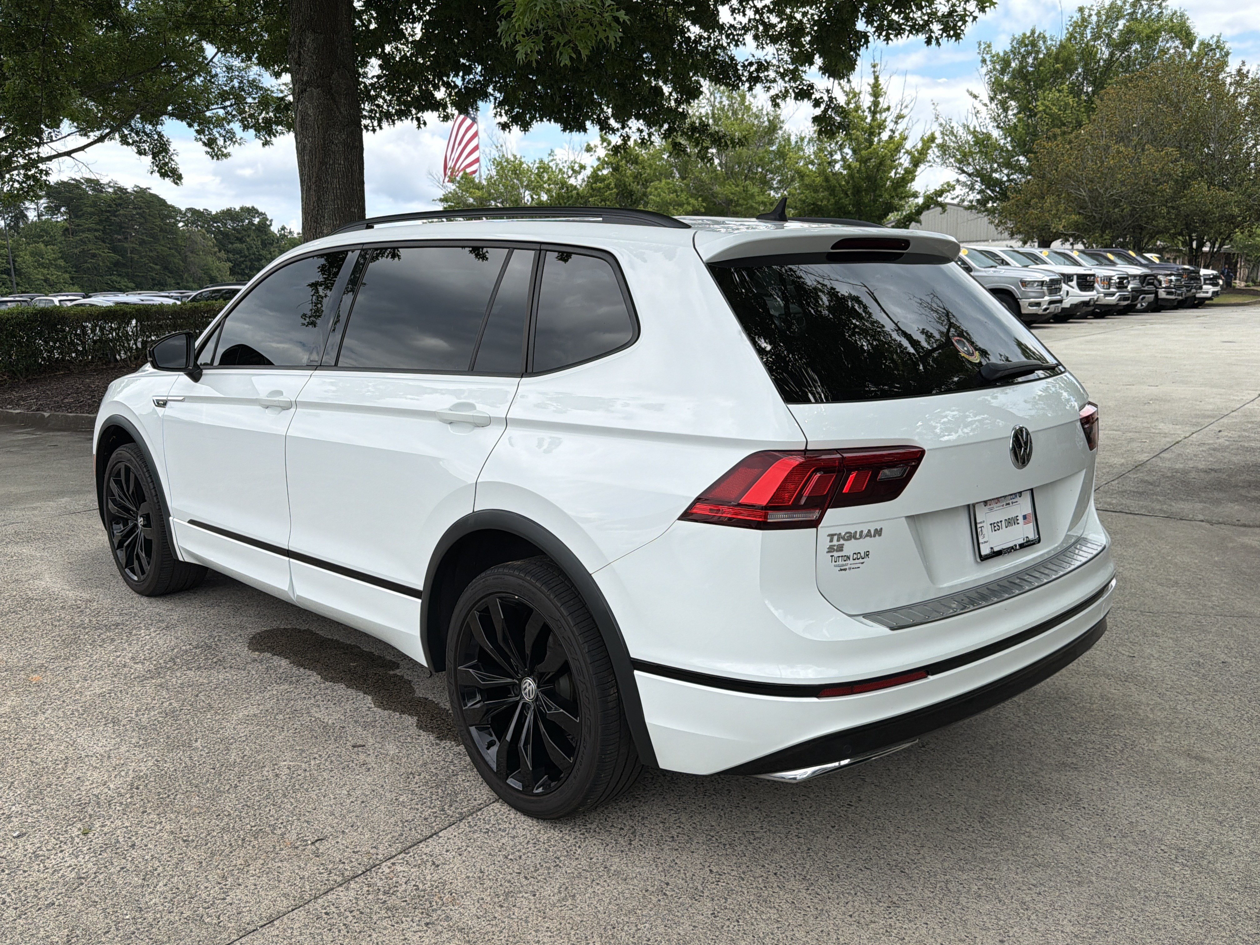 Used 2021 Pure White Volkswagen SE R-Line Black image 5