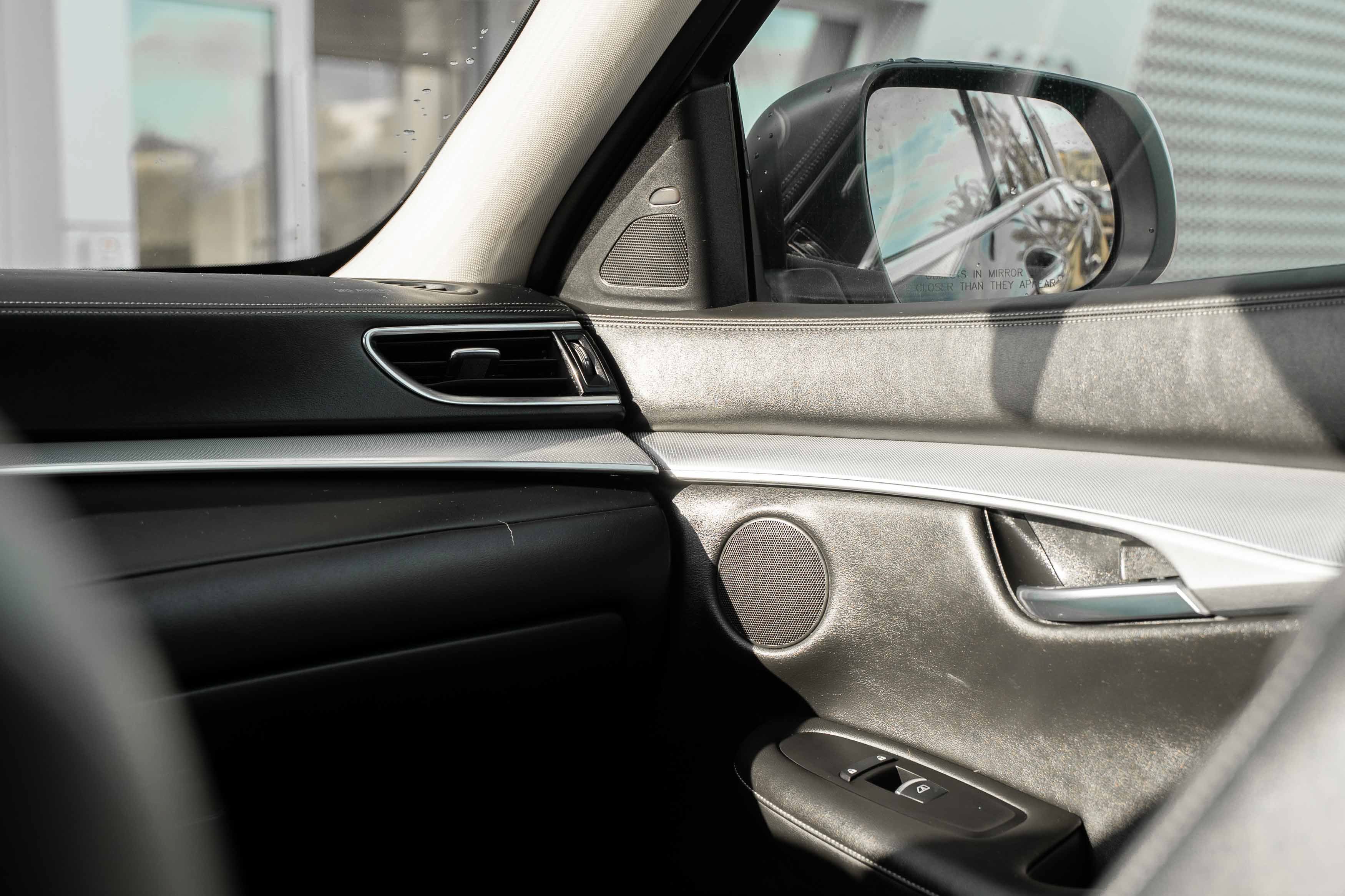 Used 2019 Black Obsidian INFINITI LUXE image 13