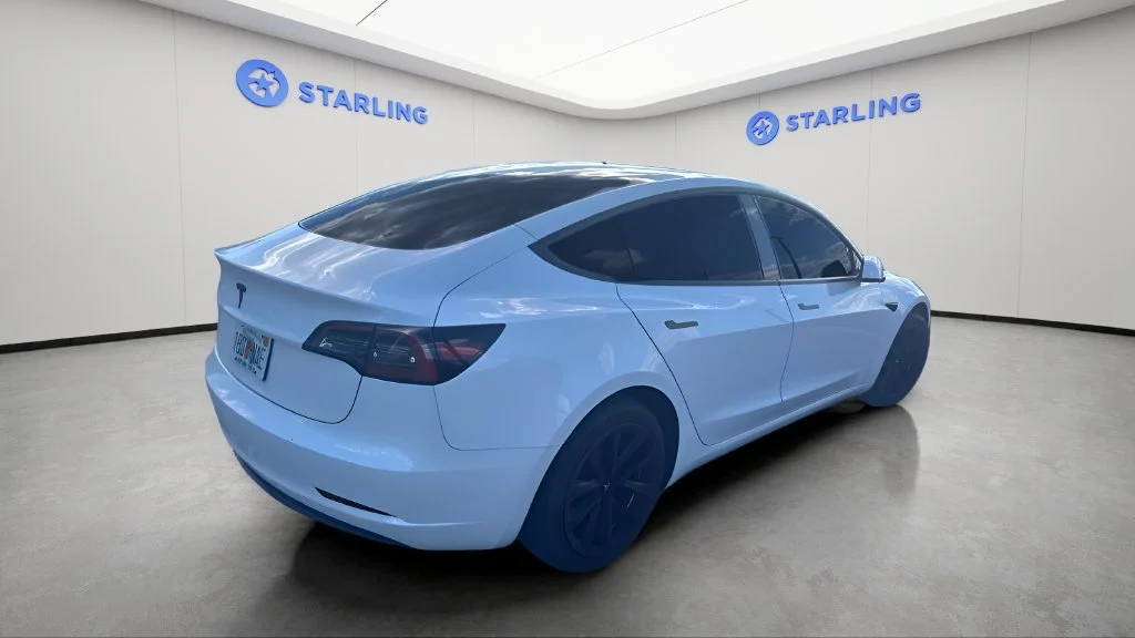 Used 2023  Tesla RWD image 4