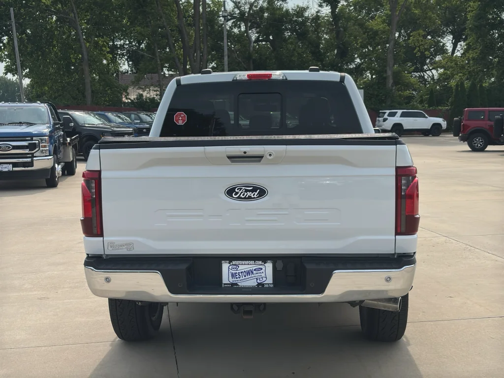 Used 2024 Oxford White Ford XLT image 5