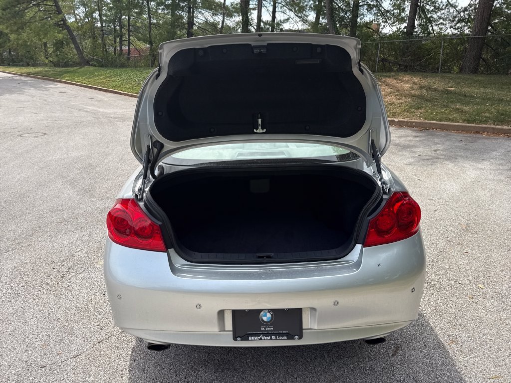 Used 2010 Silver INFINITI X image 18