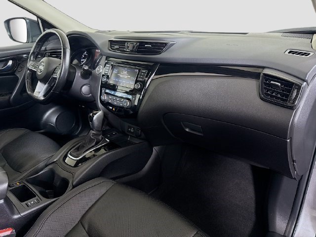 Used 2022 Gun Metallic Nissan SL image 26