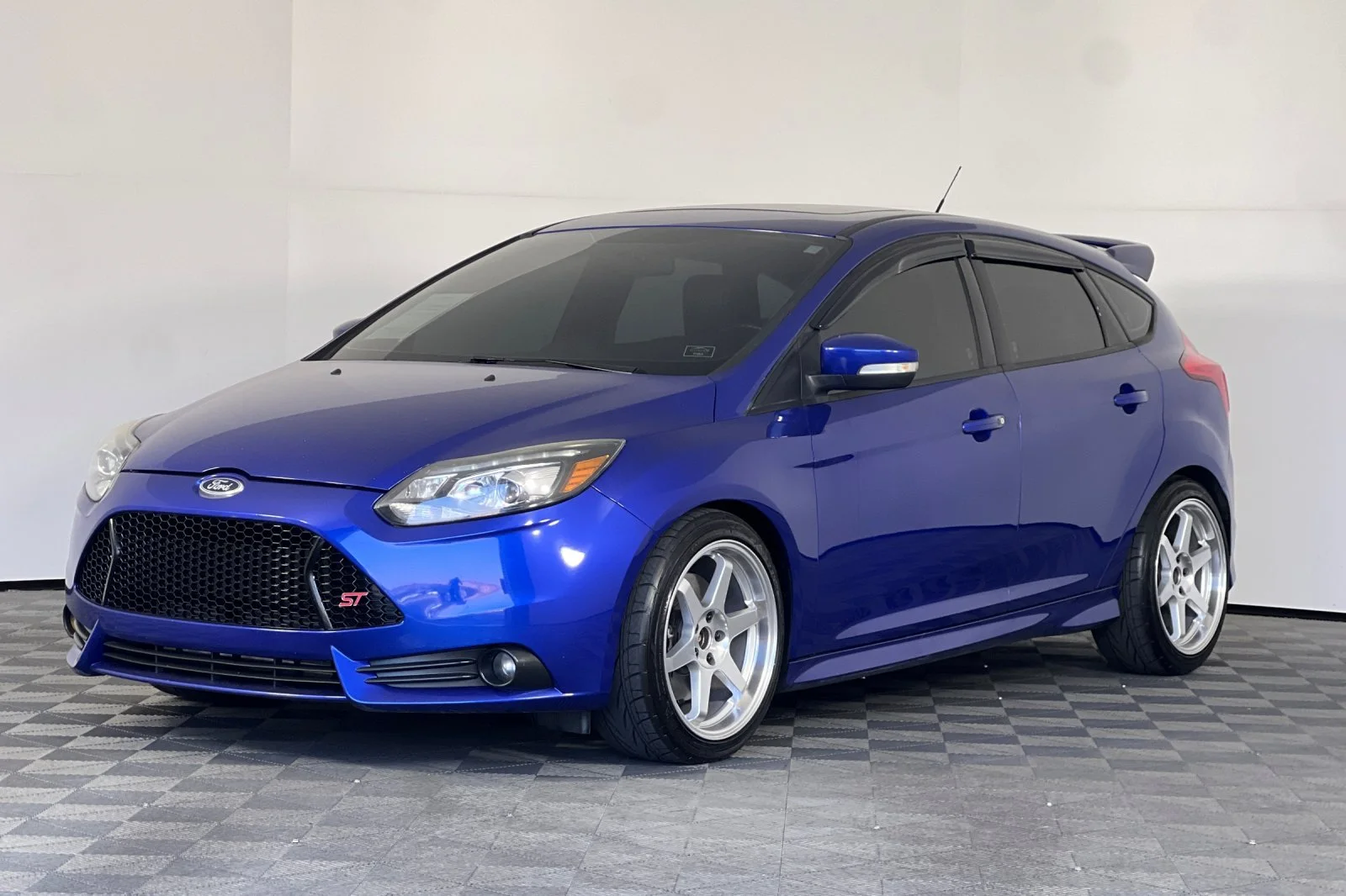 Used 2013 Blue Ford ST image 7