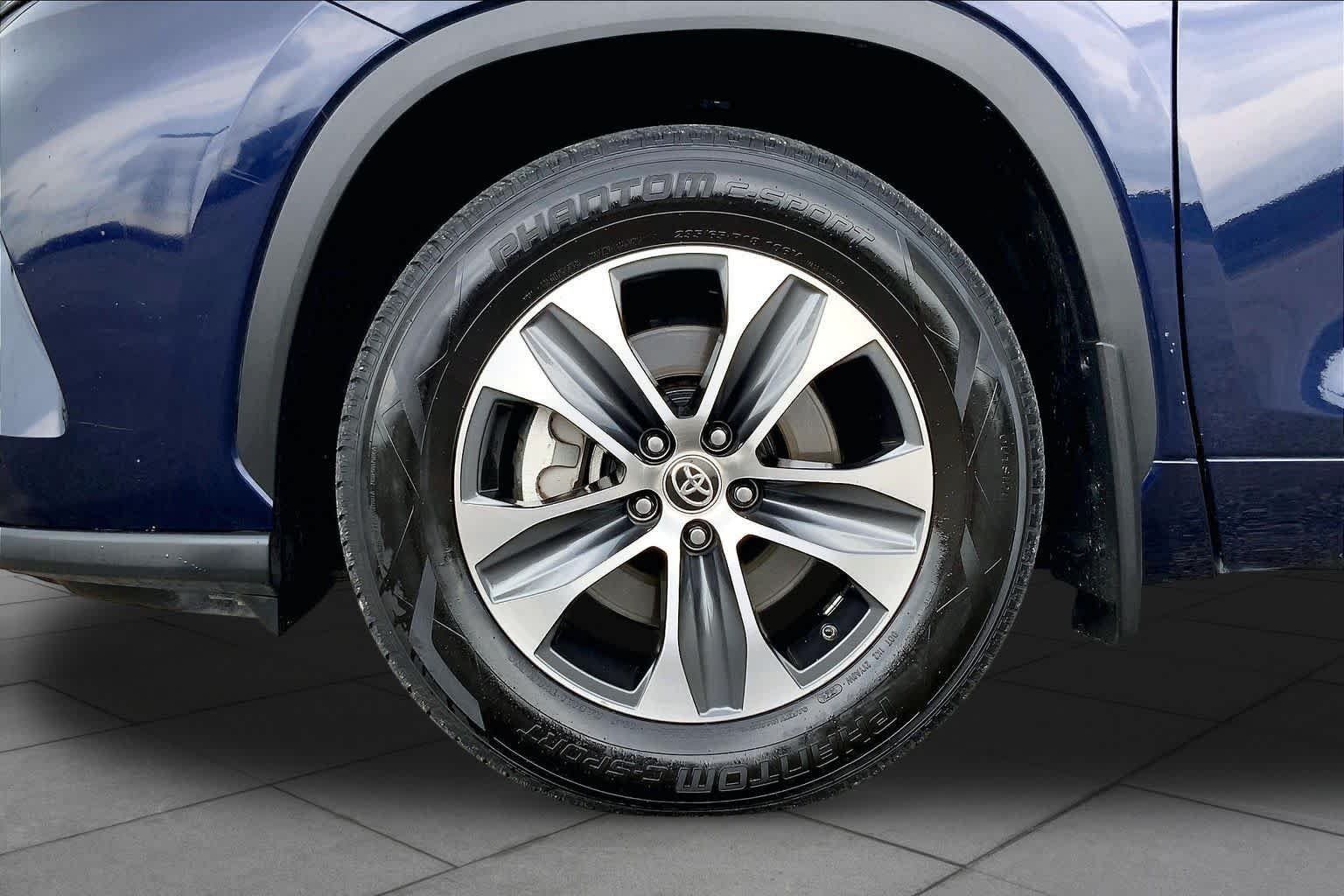 Used 2020 Blueprint Toyota XLE image 11