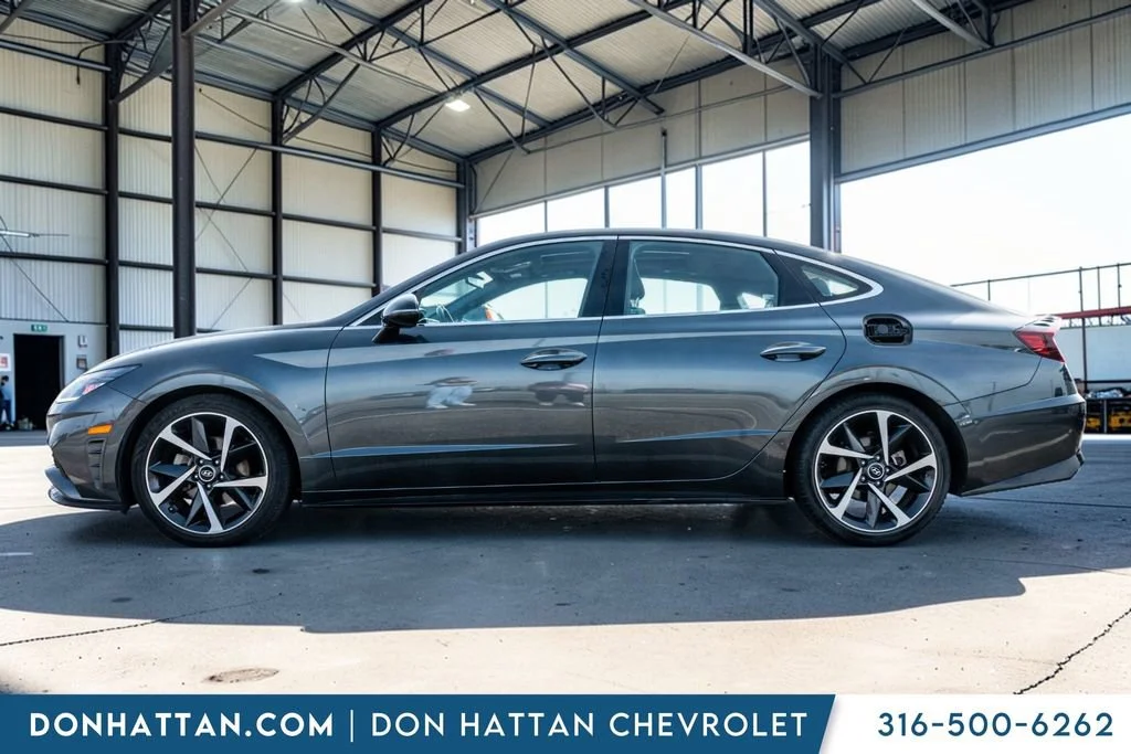 Used 2022 Hyundai Sonata SEL Plus with VIN KMHL44J21NA244732 for sale in Park City, KS